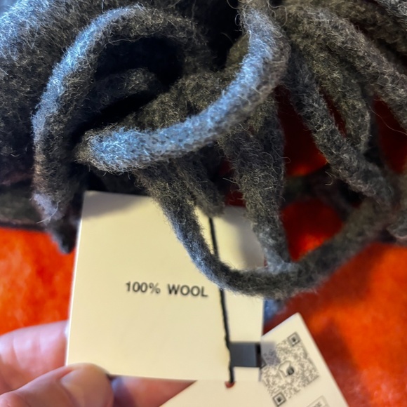 Zara dark gray 100% wool scarf wrap NWT - Picture 7 of 9
